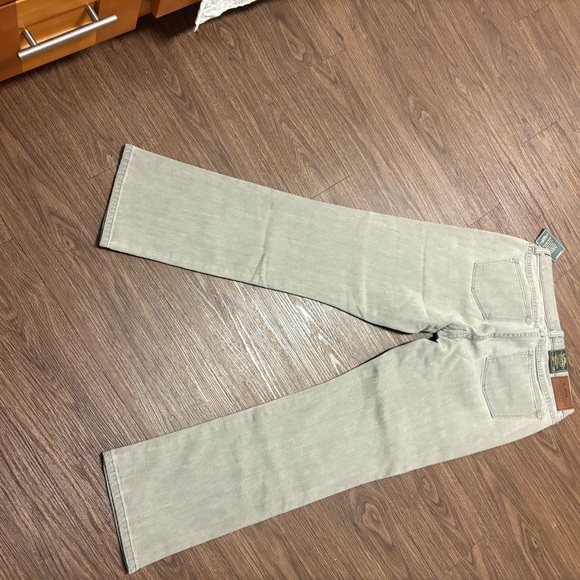 Women’s Ralph Lauren NWT SIZE 10P Jeans Quality & Style! On sale TODAY! - Picture 3 of 5